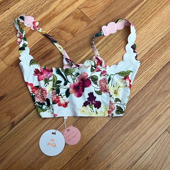 NWT PQ SWIM reversible scalloped edge bikini top size large - Picture 2 of 6